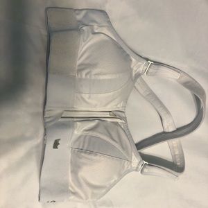 BNWOT SHEFIT spirts bra small